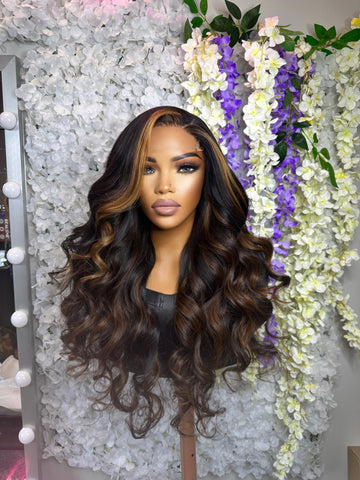 The Luxe U-Part Wig w/ Highlights